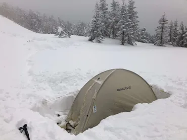 ソロキャンプ用のテント mont