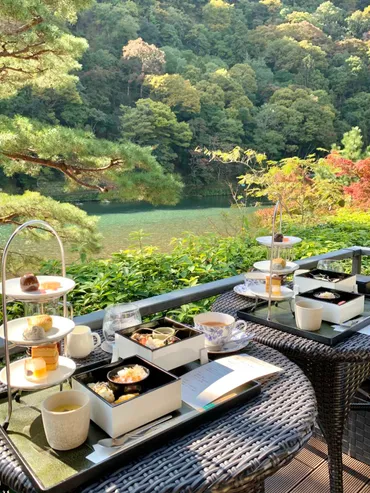 翠嵐 茶寮 八翠:嵐山の絶景を一望しながら和アフタヌーンティー 