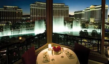 Eiffel Tower Restaurant/エッフェルタワー・レストラン (パリス) – ラスベガス旅行総合サイト