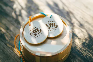 2022年6月26日「露天風呂の日」に合わせて黒川温泉の゛入湯手形゛がリニューアル！露天風呂にご当地グルメ、お土産まで、温泉街を楽しみ尽くせる新入湯手形の魅力をご紹介！  