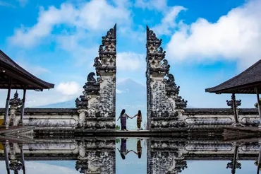 17選】バリ島 おすすめの観光スポット！神秘的な寺院から初心者におすすめのビーチ、人で賑わう市場まで