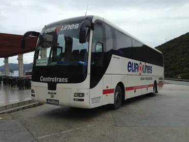 ドブロブニクからコトルへ！バス旅の魅力と注意点？アドリア海の絶景を求めて：ドブロブニク発コトル行きの旅