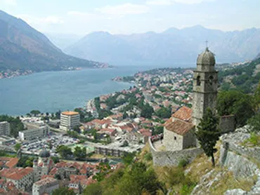 世界遺産のコトル！旧市街の町並み＆城壁から見渡す絶景を満喫しよう 