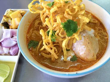 カオソーイチェンマイ】バンコク・クロントゥーイで食べられる本場の味 