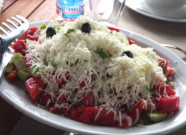 ブルガリアのごはん】ヨーグルト以外に何食べてるの？ 