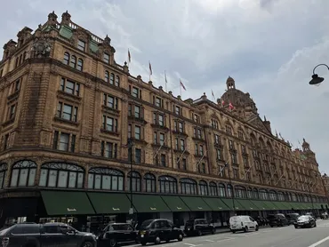 ハロッズ百貨店でショッピング！お土産探しからアウトレットまで、魅力を徹底解説？ロンドン旅行：ハロッズ百貨店＆アウトレットの楽しみ方