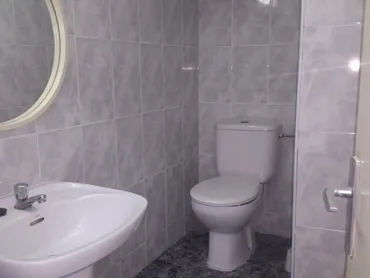 スペイン旅行のトイレ事情！快適な旅にするための注意点とは？スペイン旅行で困らない！トイレの基礎知識と緊急時の対処法