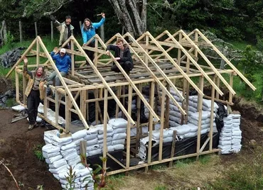 キャンピングカーが教室に？ 旅のプロが世界のリアル教えます。゛移動型゛「世界一周学校」今夏、開校！ 