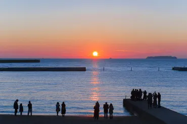 初日の出スポット完全ガイド！絶景と感動をあなたに！（どこがおすすめ？どこが早い？)新年の幕開けを祝う、日本の初日の出スポット案内