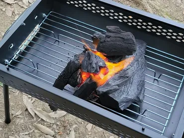 キャンプ】コメリのバーベキューコンロで炭火が使いやすい 