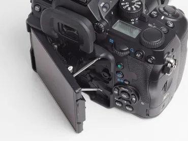 赤城耕一の「アカギカメラ」 第125回：酷暑のいまこそ考えたい「PENTAX K