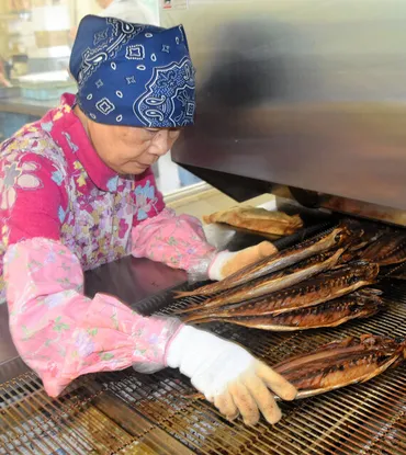 くさや守れ、移住者一役 「発祥」東京・新島、秘伝継承：朝日新聞