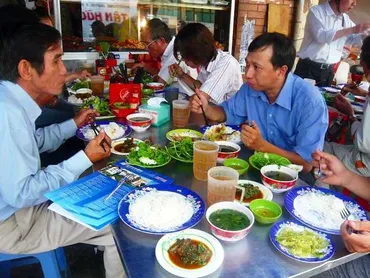 ベトナム語はシンチャオ、カムオンでは通じない 