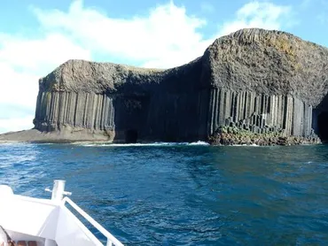 フィンガルの洞窟 メンデルスゾーン ターナー ヴィクトリア女王も訪れたという無人島』スコットランド(イギリス)の旅行記・ブログ by  pedaruさん【フォートラベル】