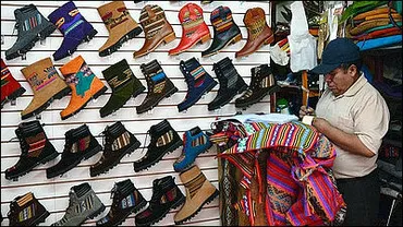 クスコのオーダーメイドシューズ体験記！世界遺産の街で自分だけの靴を作ろう？クスコでのオーダーメイドシューズ体験：旅の思い出を形に