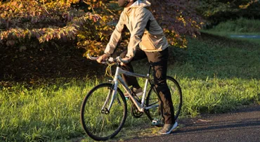 ワークマンの「新作レインスーツ」が、まさに゛今の季節の必需品゛である理由。あの人気モデルから更にスペックが進化してたよ… 