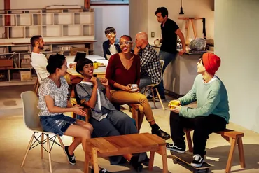 働きながら異文化体験！ ゲストハウス併設のカフェ＆バーで世界の旅人をおもてなし 求人飲食店ドットコム