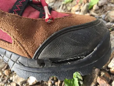 登山靴の寿命は？ ソール交換や修理の費用や依頼先を徹底解説？登山靴のメンテナンス、ソール交換、修理の専門家と費用情報