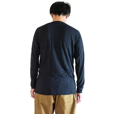 お買い逃しなく!僕の最高の冬インナー、ワークマン「メリノウール 長袖丸首シャツ」が入荷中。