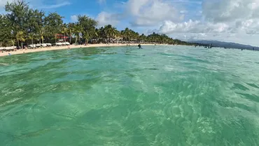 ボラカイ島で「ヘナン ガーデン リゾート」に泊まった。ホワイト・ビーチはトンネルアクセス、プール多め。