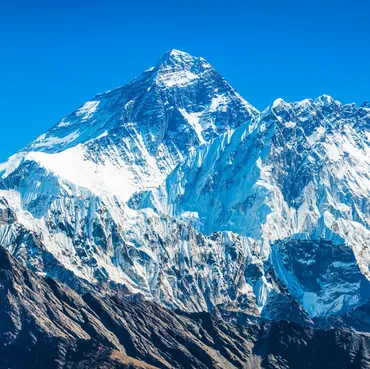 なぜエベレストやアルプス山脈は、年々「標高が高くなっている」のか…?