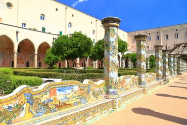 イタリアの世界遺産「サンタキアラ教会（ナポリ）」とは？世界遺産マニアが解説 