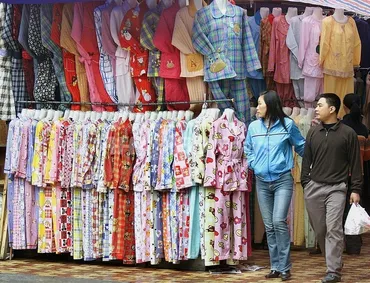 フィンランドの病院で、悪趣味なパジャマをめぐる騒動が発生 写真1枚 国際ニュース：AFPBB News