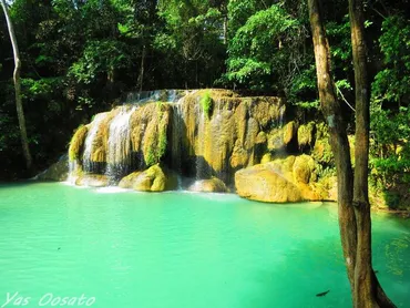 秘境の絶景！タイ「エラワン滝」で体験する7段の楽園トレッキング 
