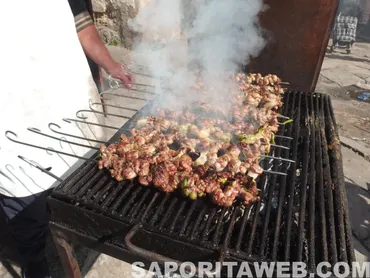 パレルモ、路傍の料理スティッギオーレを味わう 