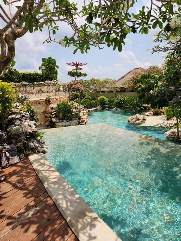 バリ島のオアシス】アヤナリゾートのプールがめっちゃおすすめ！ 