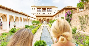 イスラム建築の最高傑作 ALHAMBRA（アルハンブラ宮殿）