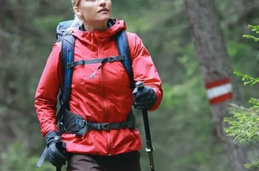 レディース向け》登山初心者におすすめのレインウェア。お手頃価格で上下セットが欲しい！ 