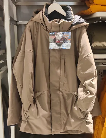 2022年新作】ワークマンのモンスターパーカ、「フレイムテック洗えるフュージョンダウン モンスターパーカー」が着やすく進化。そして「モンスターパンツ」も登場。