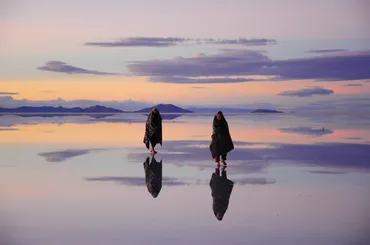 ウユニ塩湖の魅力とは？天空の鏡と絶景、ベストシーズンは？ウユニ塩湖の基礎知識と、周辺の見どころを徹底解説