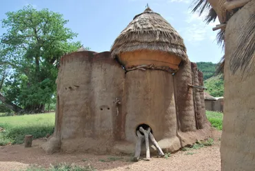 クタマク：バタマリバ人の土地 