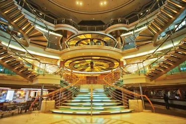 ピースボートクルーズ：かつての「サン・プリンセス」が登場 充実の施設・サービスで快適な