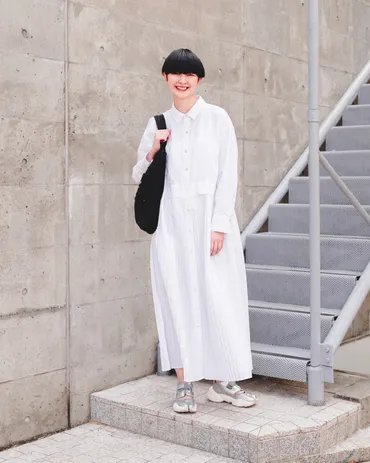 2023】白シャツワンピースの大人可愛いコーデ14選 – 春夏秋冬別の着回し術とコーデのコツ 