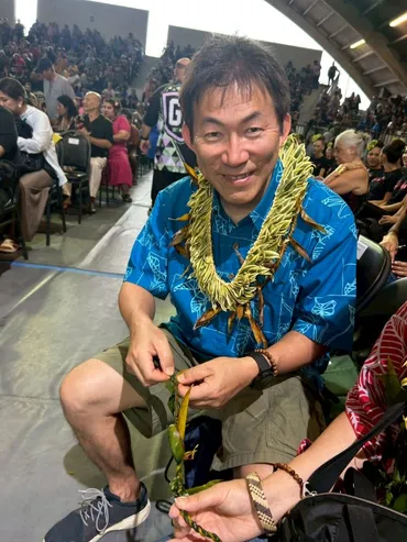 メリーモナーク・エキシビション：ヒロの1日とカネの舞台 