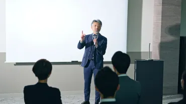 大学教授とは？准教授との違いや仕事内容、なる方法を解説 