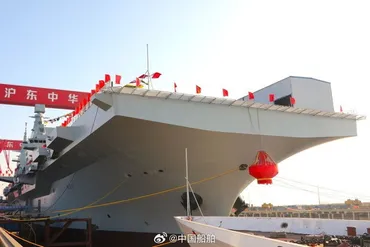 空母だろ!? 中国海軍の新たな巨艦「四川」誕生 カタパルト装備で艦載機モリモリ！（乗りものニュース） 