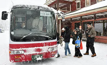 尾花沢市、銀山温泉でマイカー規制の実証実験開始 オーバーツーリズム対策(山形新聞) 