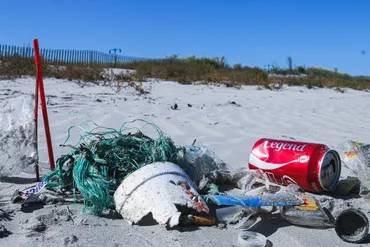 登山者も考えなければいけない、海洋プラスチックごみ問題と対策