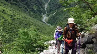 実は危険な「汗冷え」のメカニズムを知ろう！登山で準備しておきたい、インナーでできる簡単な対策って？