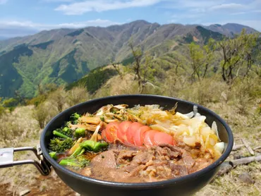 登山・キャンプ料理 】洋風トマトすき焼きのレシピ!!卵の持ち運びもご紹介 