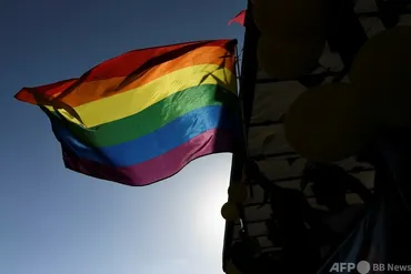 LGBTQテーマのスウォッチ腕時計、所持すれば3年以下の禁錮刑 マレーシア 写真1枚 国際ニュース：AFPBB News