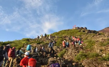 入山規制前後で何が変わった年富士登山とインバウンド最新事情、持続可能な観光に向けた課題