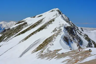 絶景の北アルプス！八方尾根スキー場から登る残雪期の唐松岳日帰り登山