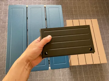最強】ワークマンの「耐熱アルミテーブル(円)」が軽量コンパクトで最高に使える!三つ折り仕様で組み立てがめっっっちゃ簡単