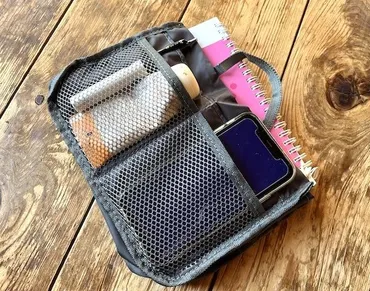 ダイソーの゛マチが広がる゛バッグインバッグを使ってみたポケットで荷物をすっきり整理できる