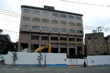 ホテル武雄館解体始まる楼門前、04年から閉鎖九州の温泉ニュース・スクラップ帳